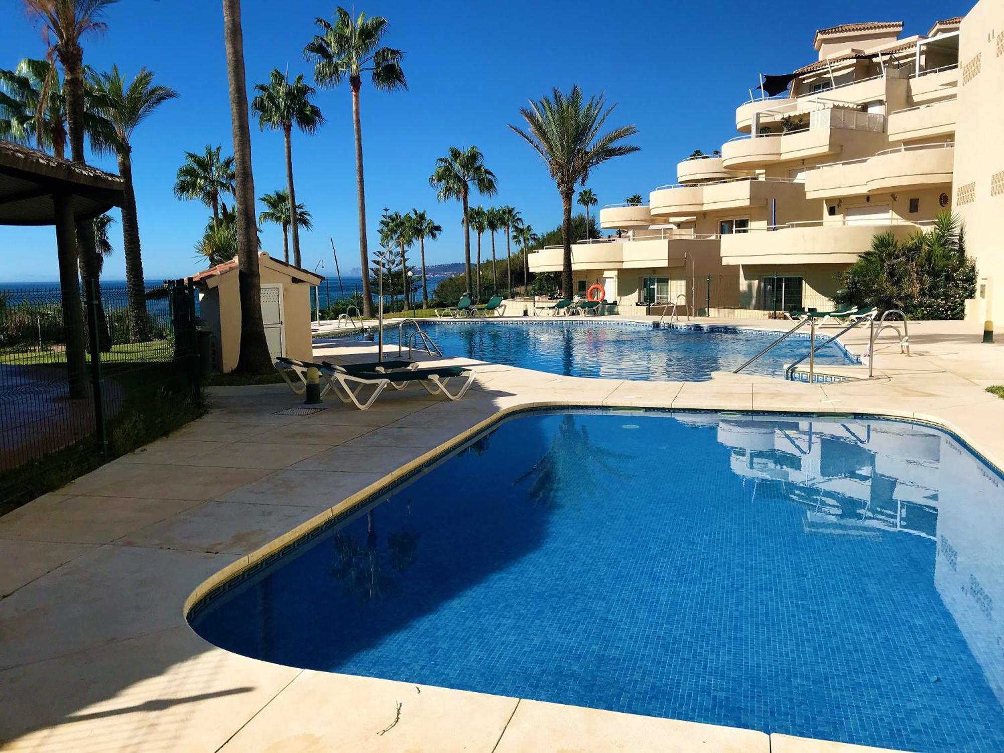 Apartments Bermuda Beach Estepona Esterno foto
