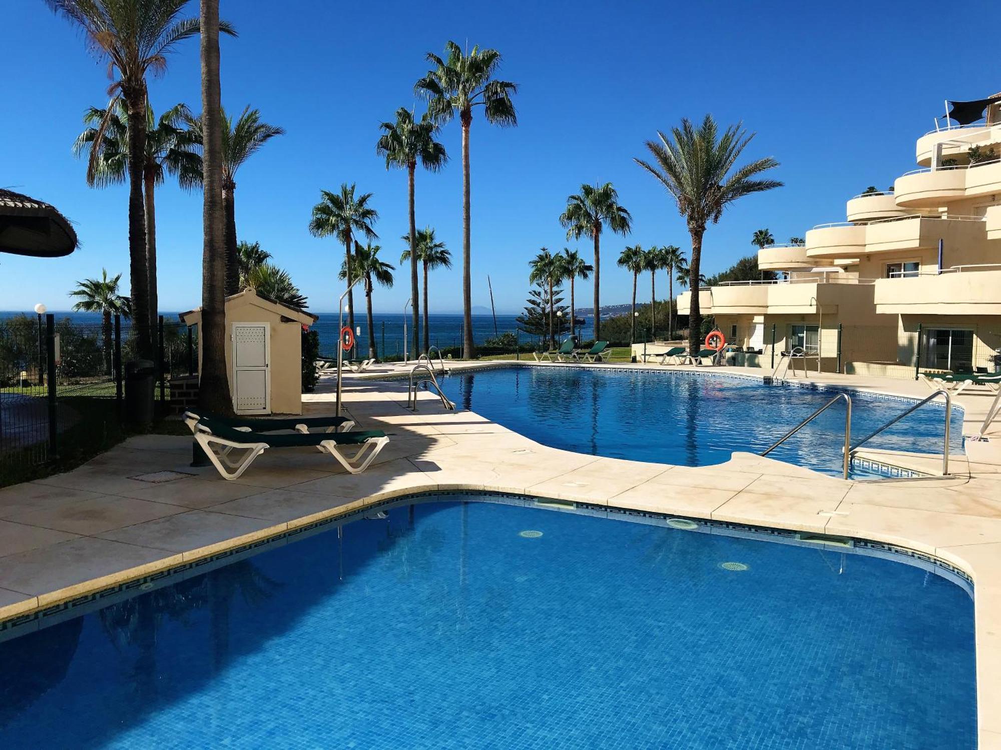 Apartments Bermuda Beach Estepona Esterno foto